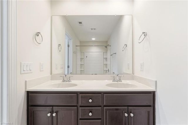 882 Silver Leaf Drive, Winston-salem, NC 27103