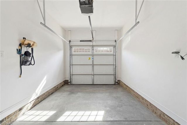 882 Silver Leaf Drive, Winston-salem, NC 27103