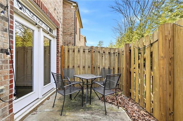 882 Silver Leaf Drive, Winston-salem, NC 27103