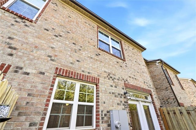 882 Silver Leaf Drive, Winston-salem, NC 27103