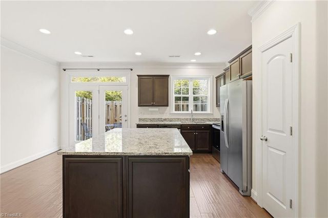 882 Silver Leaf Drive, Winston-salem, NC 27103