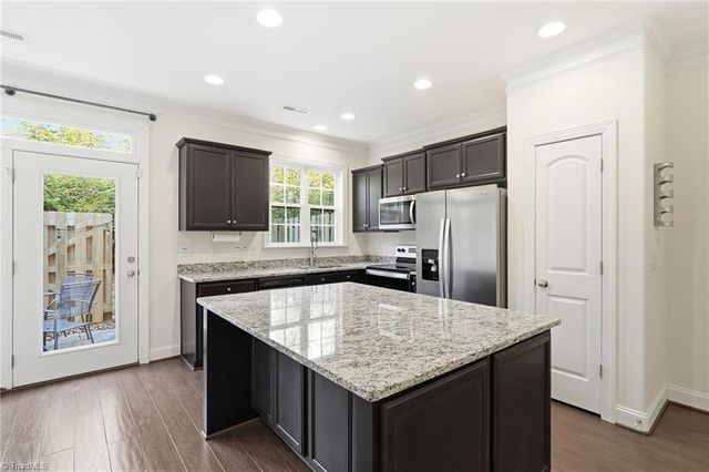 882 Silver Leaf Drive, Winston-salem, NC 27103