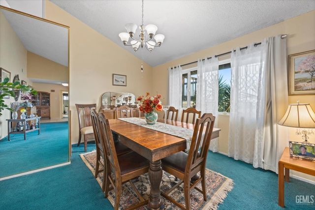 9602 Morningside Court, Bakersfield, CA 93306