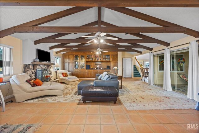 9602 Morningside Court, Bakersfield, CA 93306