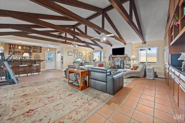 9602 Morningside Court, Bakersfield, CA 93306