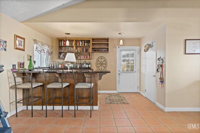 9602 Morningside Court, Bakersfield, CA 93306