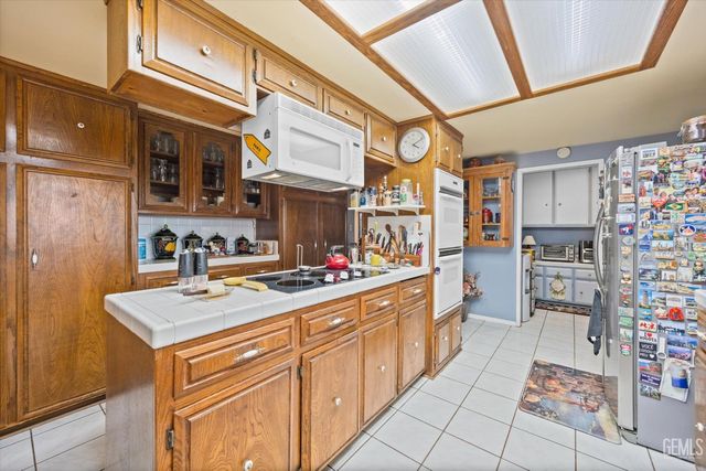 9602 Morningside Court, Bakersfield, CA 93306