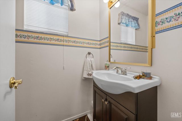 9602 Morningside Court, Bakersfield, CA 93306