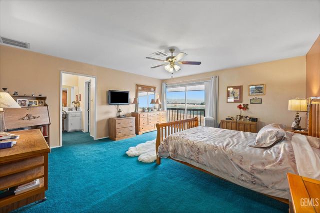 9602 Morningside Court, Bakersfield, CA 93306