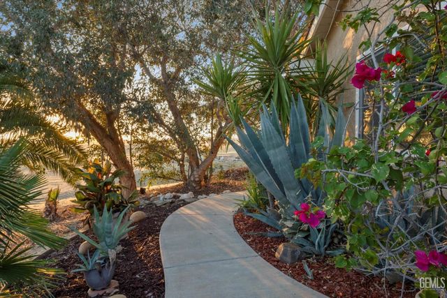 9602 Morningside Court, Bakersfield, CA 93306