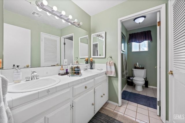 9602 Morningside Court, Bakersfield, CA 93306
