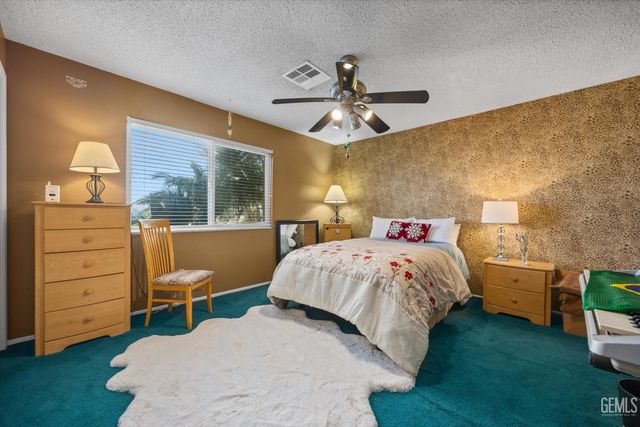 9602 Morningside Court, Bakersfield, CA 93306