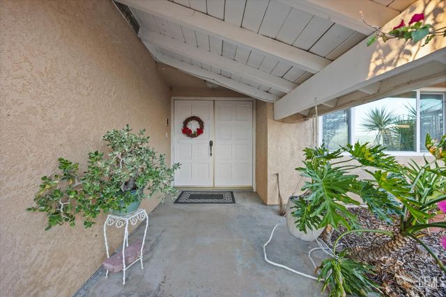 9602 Morningside Court, Bakersfield, CA 93306