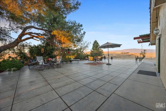 9602 Morningside Court, Bakersfield, CA 93306