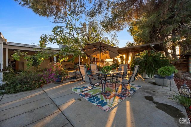 9602 Morningside Court, Bakersfield, CA 93306