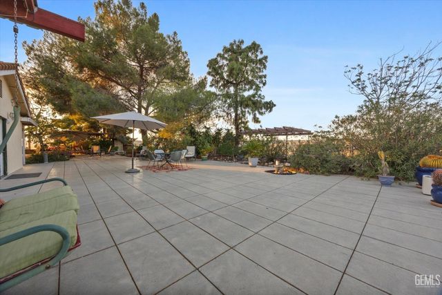 9602 Morningside Court, Bakersfield, CA 93306
