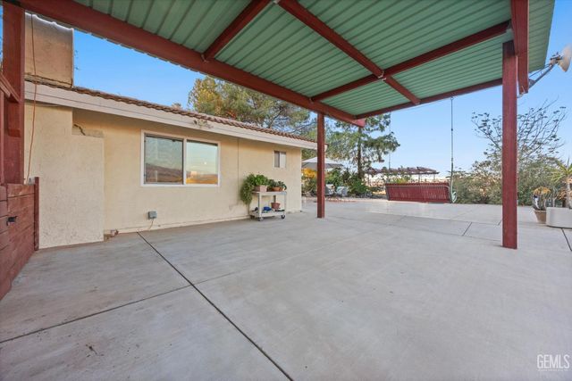 9602 Morningside Court, Bakersfield, CA 93306