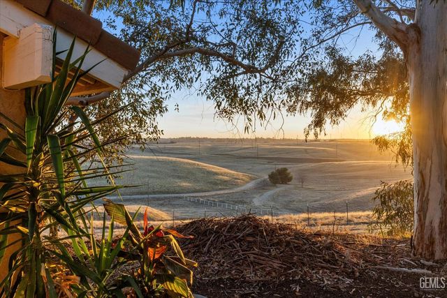 9602 Morningside Court, Bakersfield, CA 93306
