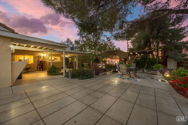 9602 Morningside Court, Bakersfield, CA 93306