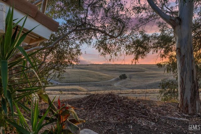 9602 Morningside Court, Bakersfield, CA 93306