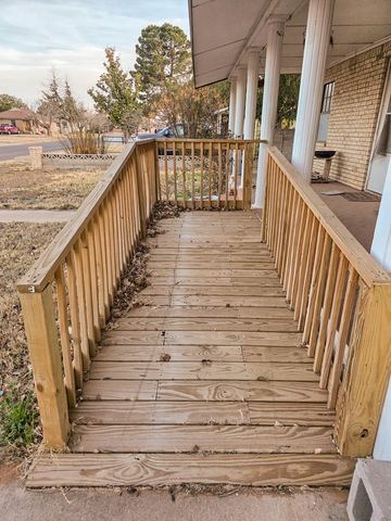 905 NW 5th St, Andrews, TX 79714