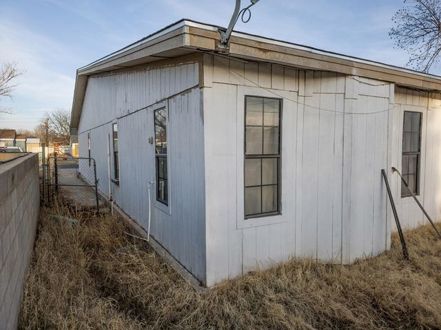 905 NW 5th St, Andrews, TX 79714