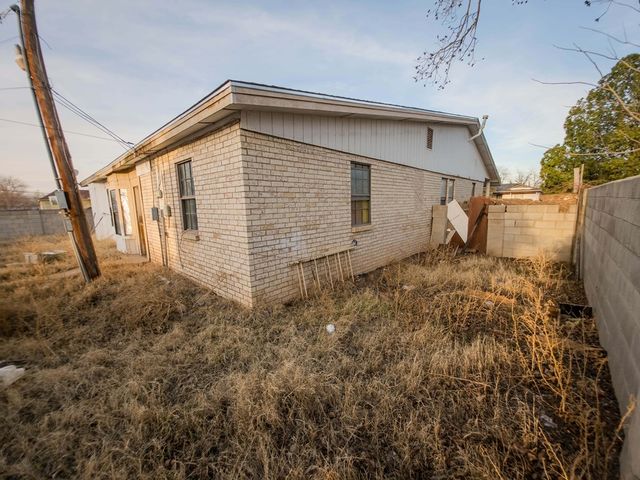 905 NW 5th St, Andrews, TX 79714