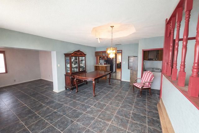 905 NW 5th St, Andrews, TX 79714