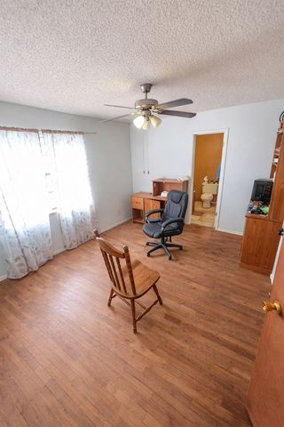 905 NW 5th St, Andrews, TX 79714