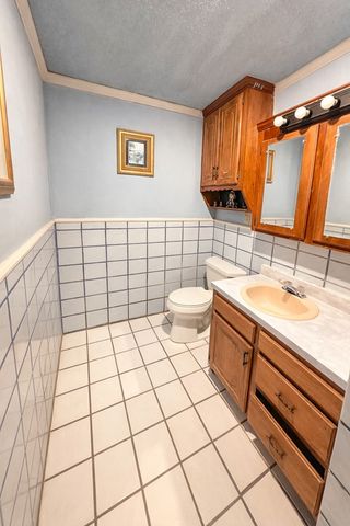 905 NW 5th St, Andrews, TX 79714