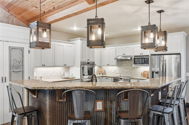 628 Owl Hollow Road, West Fork, AR 72774