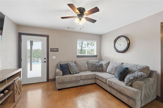 628 Owl Hollow Road, West Fork, AR 72774