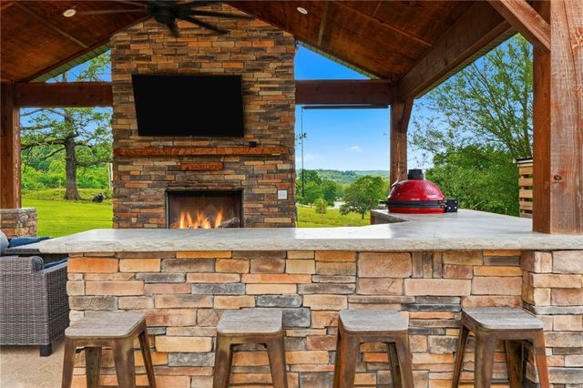 628 Owl Hollow Road, West Fork, AR 72774
