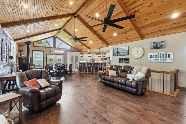 628 Owl Hollow Road, West Fork, AR 72774
