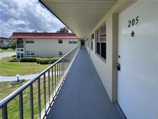 12 Vista Palm Lane 205, Vero Beach, FL 32962