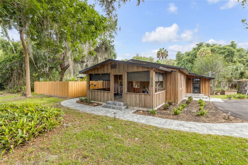 233 W ARIEL ROAD, Edgewater, FL 32141