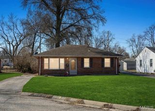 11006 Saint Nicholas Court, St Ann, MO 63074