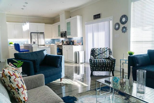 1846 Nomas Street, Dallas, TX 75212