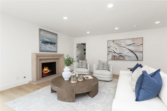 394 Magnolia Street, Costa Mesa, CA 92627