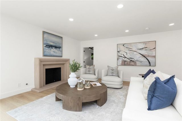 394 Magnolia Street, Costa Mesa, CA 92627
