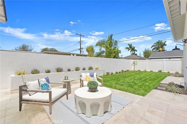 394 Magnolia Street, Costa Mesa, CA 92627