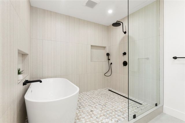 394 Magnolia Street, Costa Mesa, CA 92627