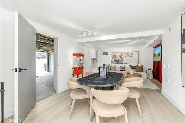 394 Magnolia Street, Costa Mesa, CA 92627
