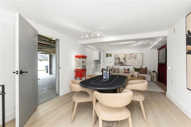 394 Magnolia Street, Costa Mesa, CA 92627