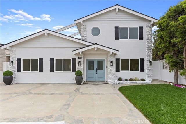 394 Magnolia Street, Costa Mesa, CA 92627
