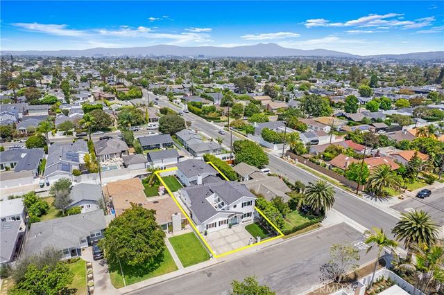 394 Magnolia Street, Costa Mesa, CA 92627