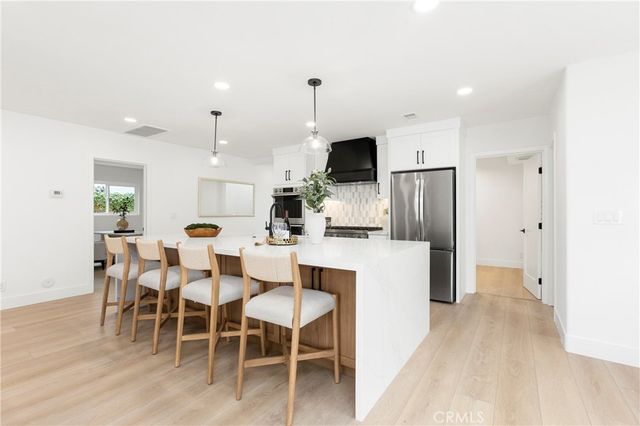 394 Magnolia Street, Costa Mesa, CA 92627