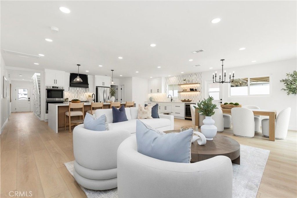 394 Magnolia Street, Costa Mesa, CA 92627