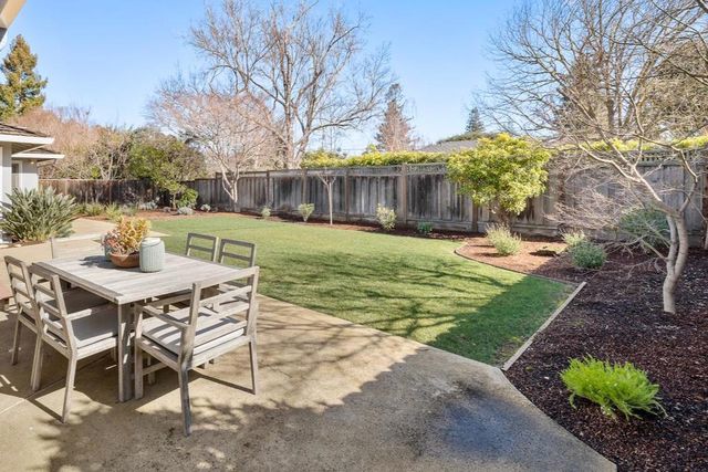 439 Valencia Drive, Los Altos, CA 94022