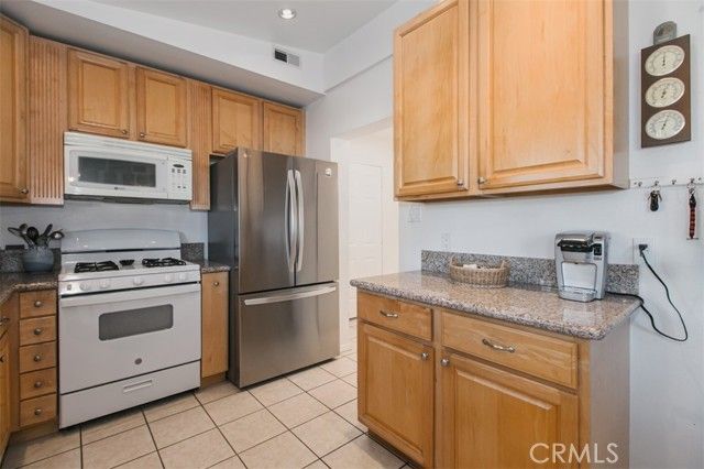 19462 Arminta, Reseda (los Angeles), CA 91335